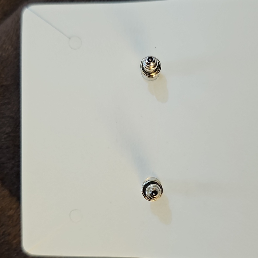 Earrings - Picture 9 of 11